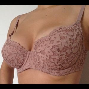 Victoria Secret 34 DD brassière rose pâle